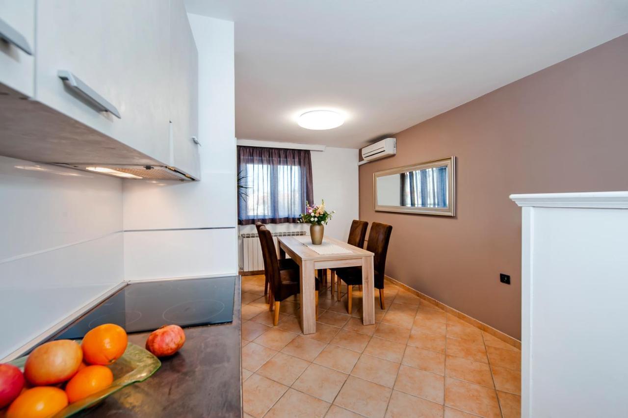 Cerin Apartment Rovinj Exterior photo